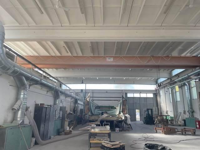 Locale Commerciale in vendita a Unione di Comuni della Romagna Forlivese, Quattro