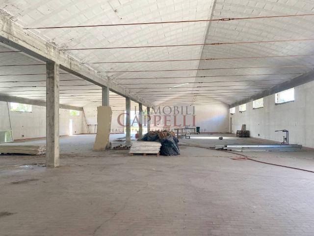 Locale Commerciale in vendita a Unione di Comuni della Romagna Forlivese, Forlimpopoli