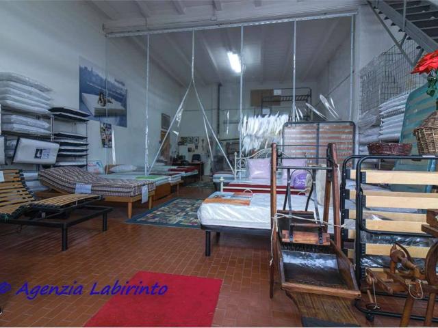 Locale Commerciale in vendita a Unione di Comuni della Romagna Forlivese, Forlimpopoli