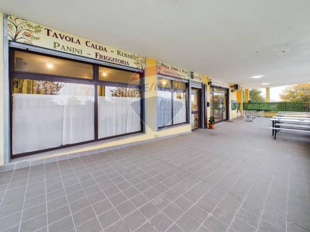 Locale Commerciale in vendita a Roma Capitale, Lazio