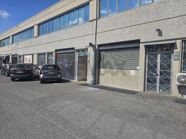 Locale Commerciale in vendita a Roma Capitale, Lazio