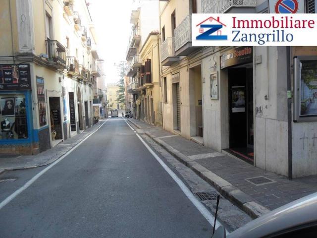 Locale Commerciale in vendita a Formia, Lazio