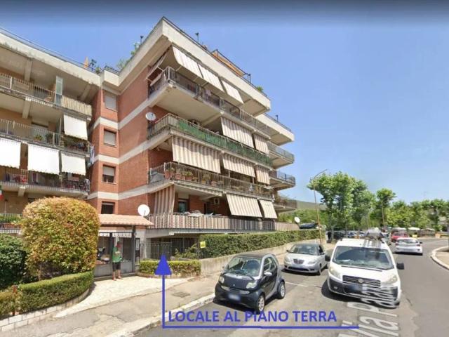 Locale Commerciale in vendita a Formia, Lazio