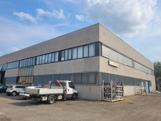 Locale Commerciale in vendita a Unione dei comuni del Distretto Ceramico, Formigine