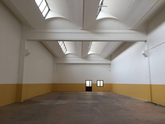 Locale Commerciale in vendita a Unione dei comuni del Distretto Ceramico, Formigine
