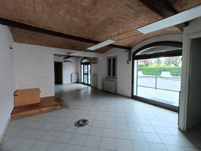 Locale Commerciale in vendita a Unione dei comuni del Distretto Ceramico, Formigine