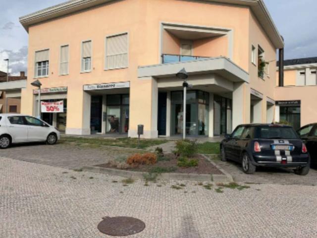 Locale Commerciale in vendita a Unione dei comuni del Distretto Ceramico, Formigine