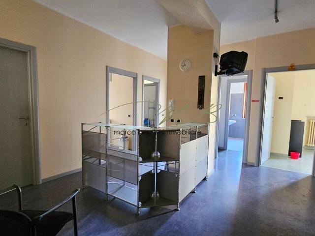 Locale Commerciale in vendita a Riccò di Fornovo, Fornovo Di Taro