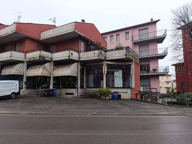Locale Commerciale in vendita a Riccò di Fornovo, Fornovo Di Taro