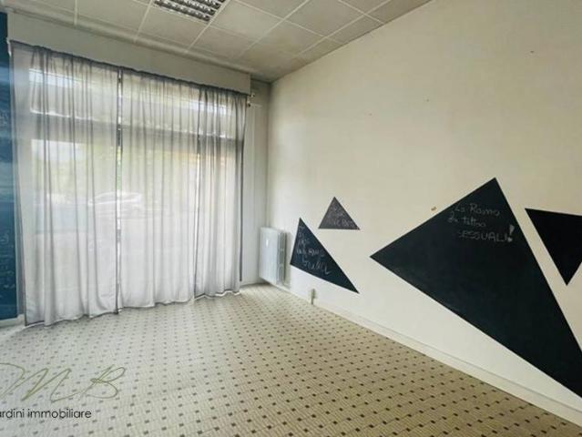 Locale Commerciale in vendita a Riccò di Fornovo, Fornovo Di Taro
