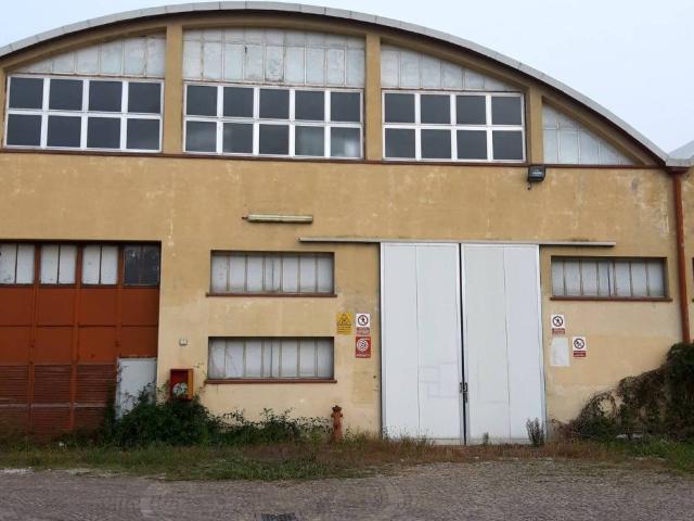 Locale Commerciale in vendita a Fossalta, Veneto