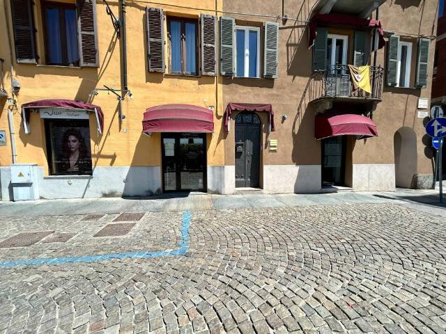 Locale Commerciale in vendita a Piemonte, Cuneo