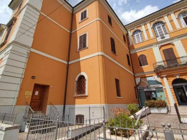 Locale Commerciale in vendita a Centro Storico, Marche