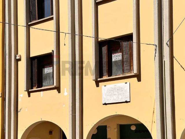 Locale Commerciale in vendita a Centro Storico, Marche