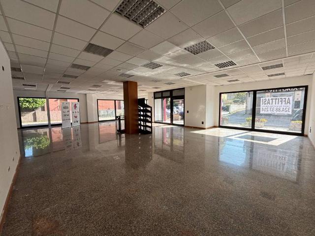 Locale Commerciale in vendita a Francavilla al Mare, Chieti