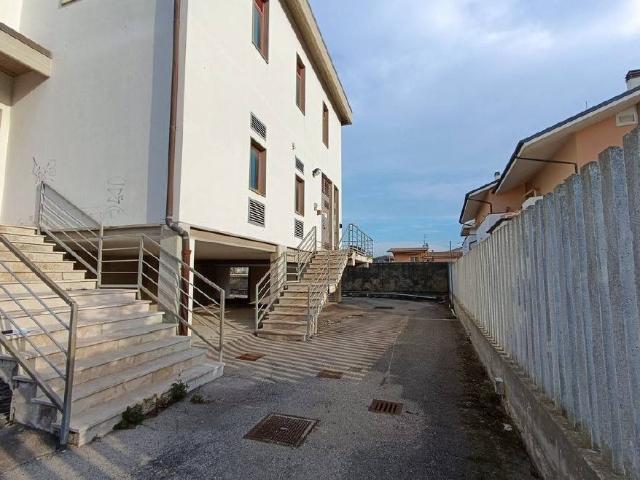 Locale Commerciale in vendita a Francavilla Al Mare, Abruzzo