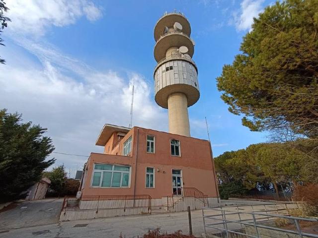 Locale Commerciale in vendita a Di Sante, Francavilla Al Mare