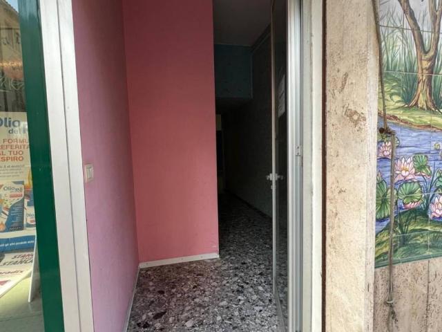 Locale Commerciale in vendita a Vallone, Francavilla Al Mare