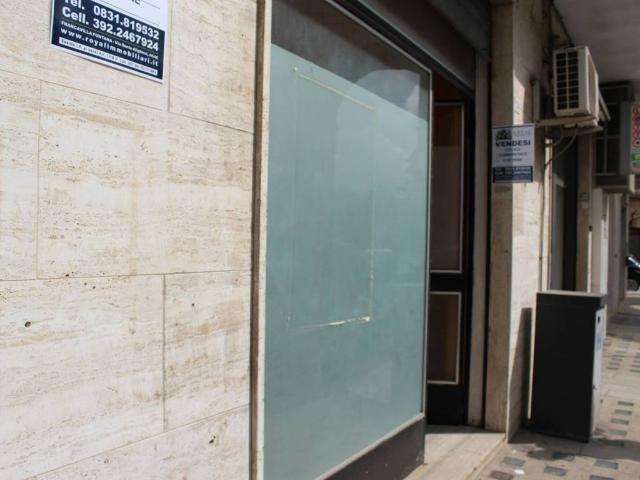 Locale Commerciale in vendita a Puglia, Brindisi