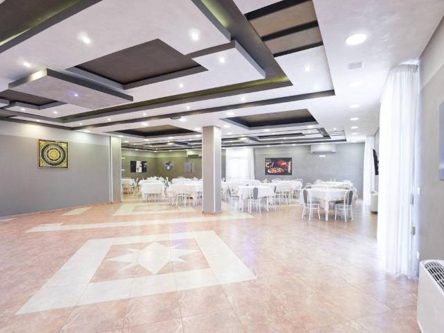Locale Commerciale in vendita a Puglia, Brindisi