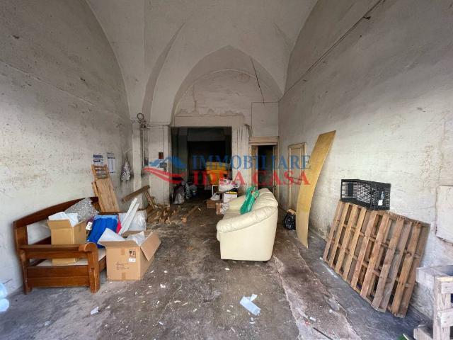 Locale Commerciale in vendita a Puglia, Brindisi
