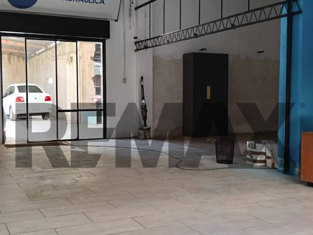 Locale Commerciale in vendita a Puglia, Brindisi