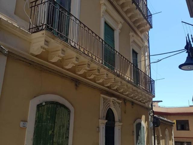 Locale Commerciale in vendita a Francofonte, Sicilia