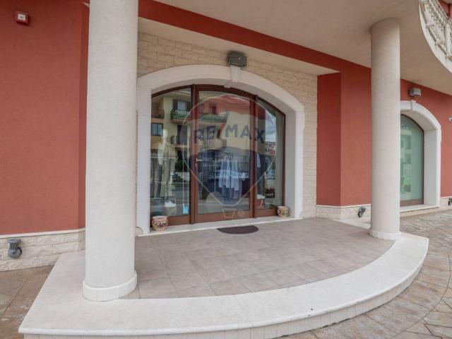 Locale Commerciale in vendita a Francofonte, Sicilia