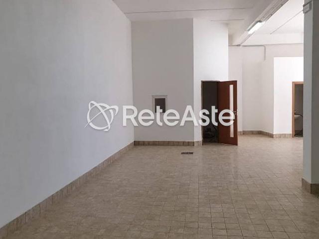 Locale Commerciale in vendita a Spagnuolo, Frattaminore