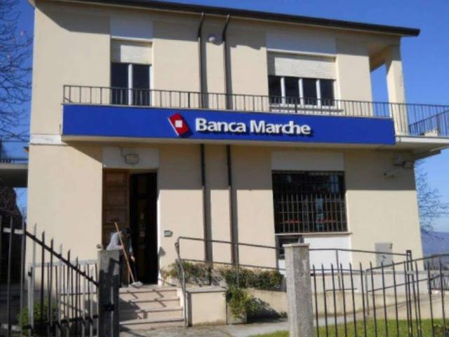 Locale Commerciale in vendita a Marche, Pesaro E Urbino