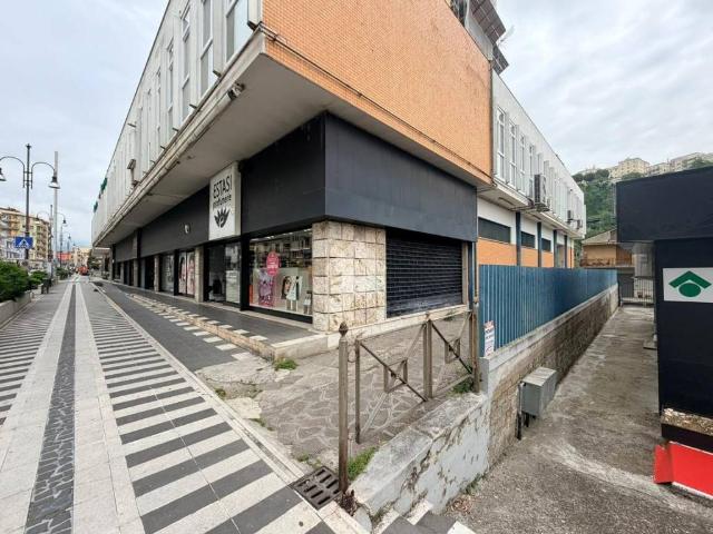 Locale Commerciale in vendita a De Matthaeis, Frosinone