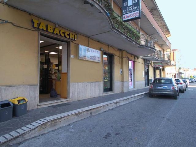 Locale Commerciale in vendita a De Matthaeis, Frosinone