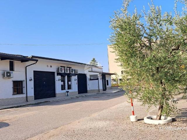 Locale Commerciale in vendita a De Matthaeis, Frosinone