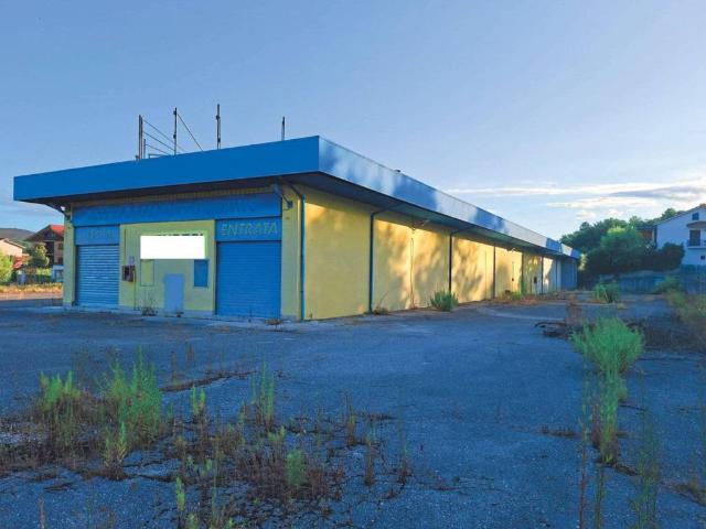 Locale Commerciale in vendita a Cavoni, Frosinone