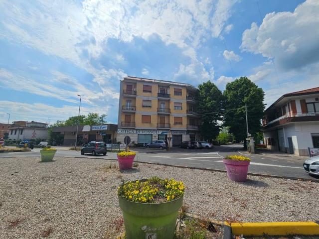 Locale Commerciale in vendita a Frosinone, Lazio