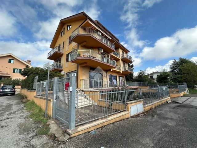 Locale Commerciale in vendita a Cavoni, Frosinone