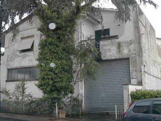 Locale Commerciale in vendita a Unione dei Comuni Circondario dell'Empolese Valdelsa, Fucecchio