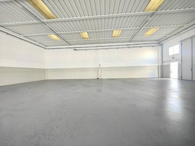 Locale Commerciale in vendita a Unione dei Comuni Circondario dell'Empolese Valdelsa, Fucecchio