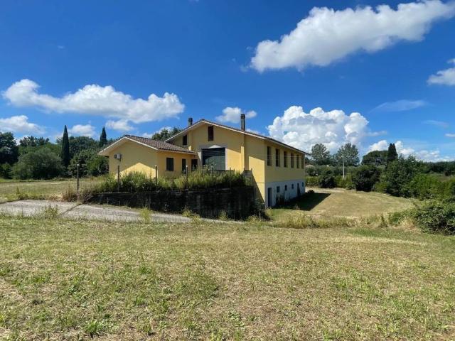 Locale Commerciale in vendita a Unione dei Comuni Circondario dell'Empolese Valdelsa, Fucecchio