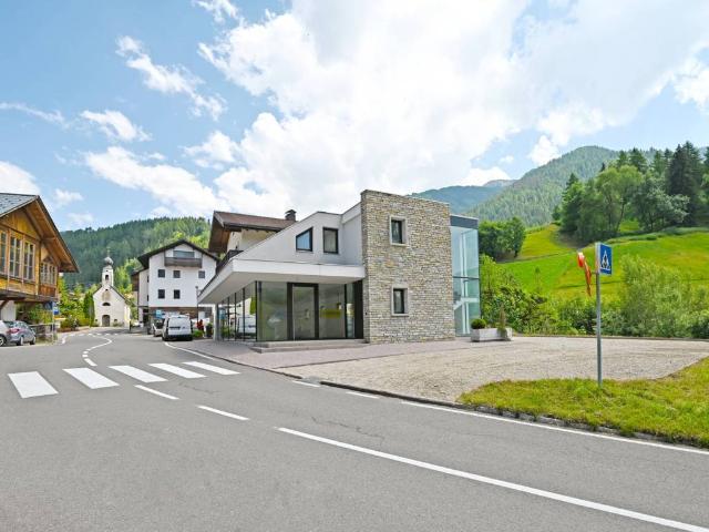 Locale Commerciale in vendita a Eisacktal - Valle Isarco, Funes - Villnöss