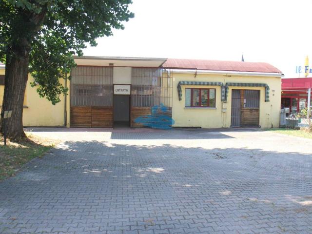 Locale Commerciale in vendita a Unione dei comuni della Bassa Romagna, Fusignano