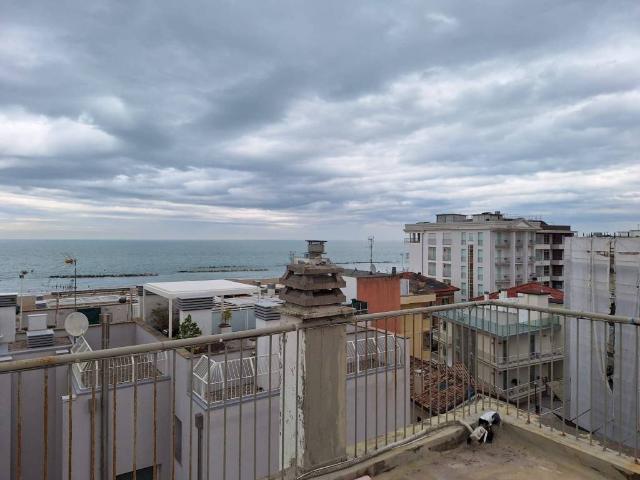 Locale Commerciale in vendita a Marche, Pesaro E Urbino