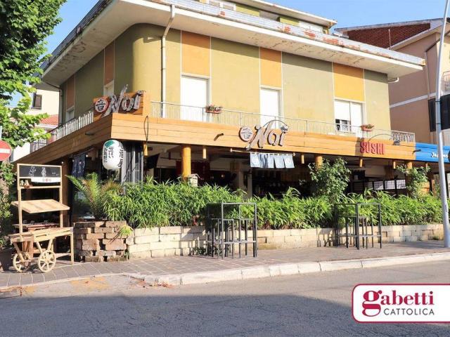 Locale Commerciale in vendita a Marche, Pesaro E Urbino