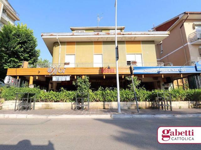 Locale Commerciale in vendita a Marche, Pesaro E Urbino