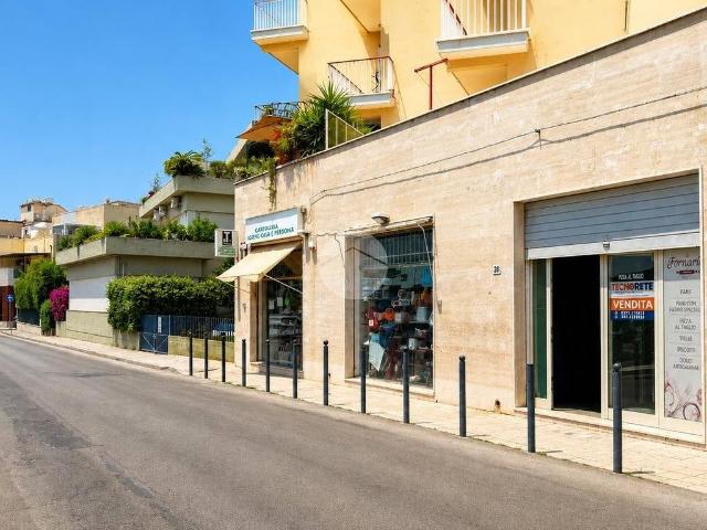 Locale Commerciale in vendita a Serapo, Gaeta