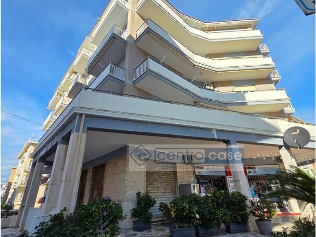 Locale Commerciale in vendita a Serapo, Gaeta