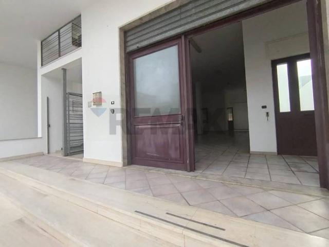 Locale Commerciale in vendita a Puglia, Lecce