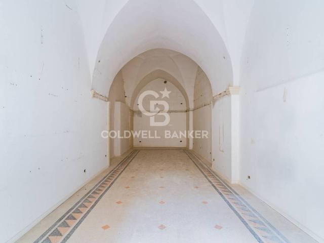 Locale Commerciale in vendita a Puglia, Lecce