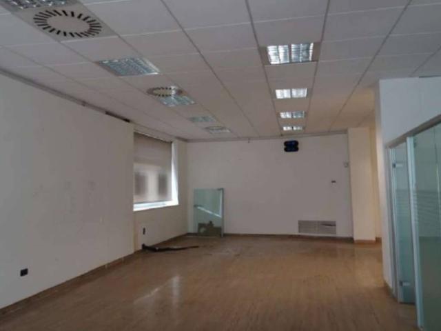 Locale Commerciale in vendita a Puglia, Lecce