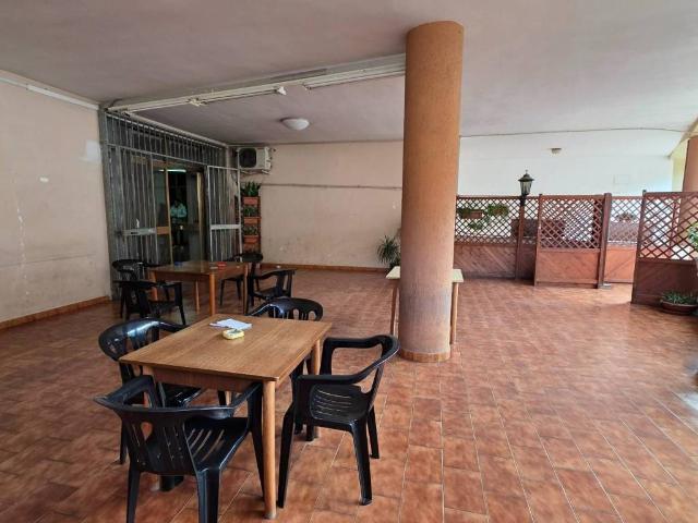 Locale Commerciale in vendita a Puglia, Lecce